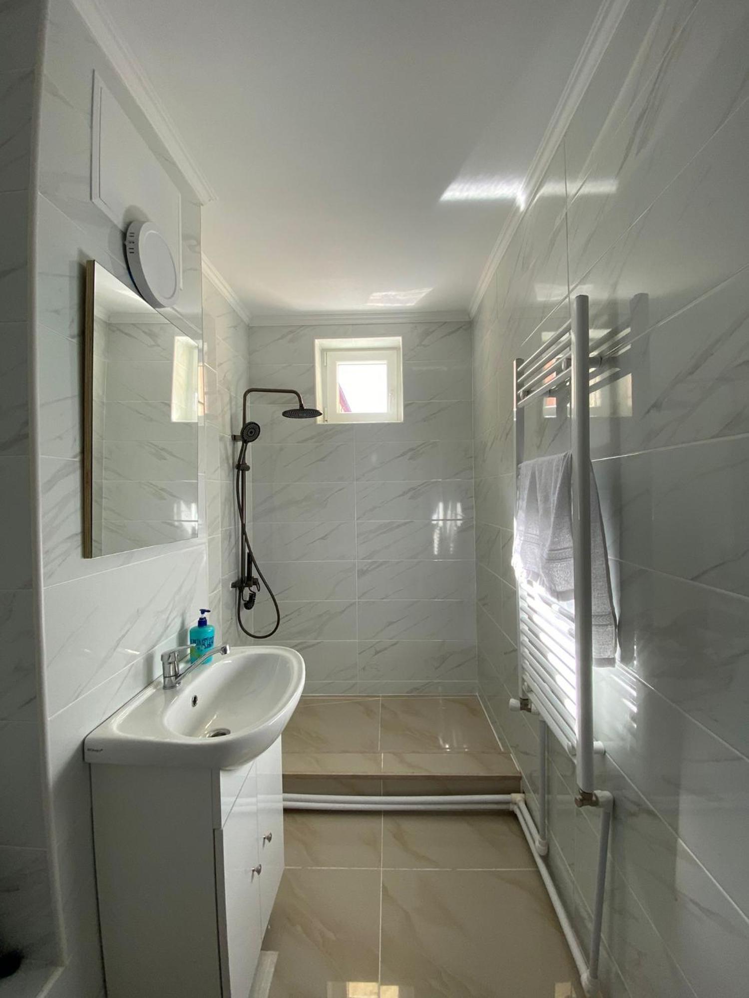 Sorinaapartament Târgu Neamţ Exterior foto