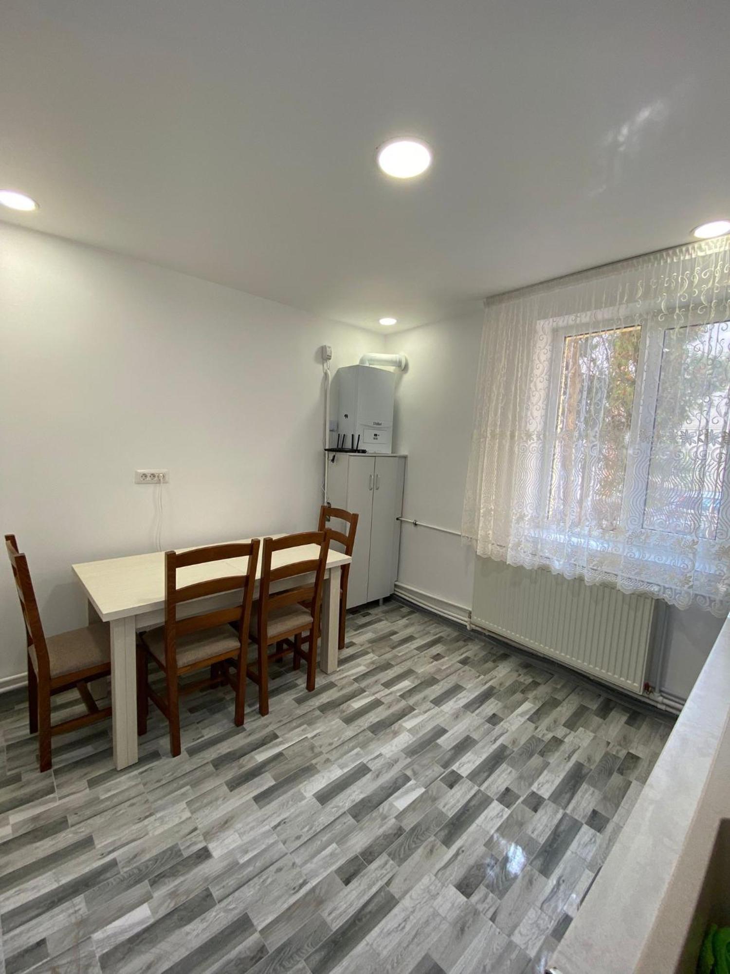 Sorinaapartament Târgu Neamţ Exterior foto